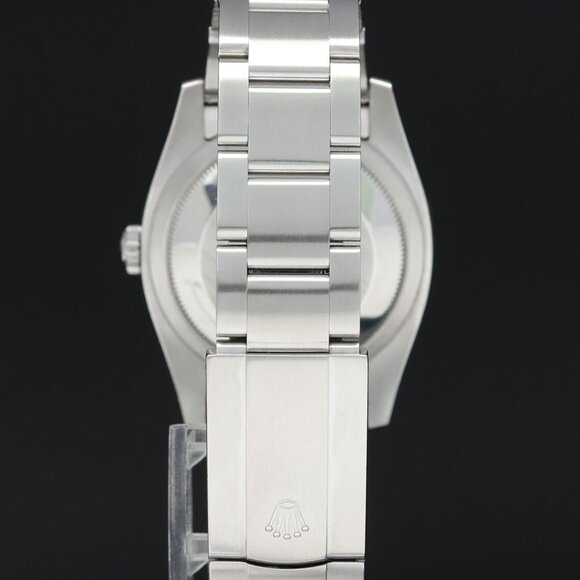 Sale! Mint! Rolex 36mm Men's Watch! Comes with original box!! - Picture 3 of 6